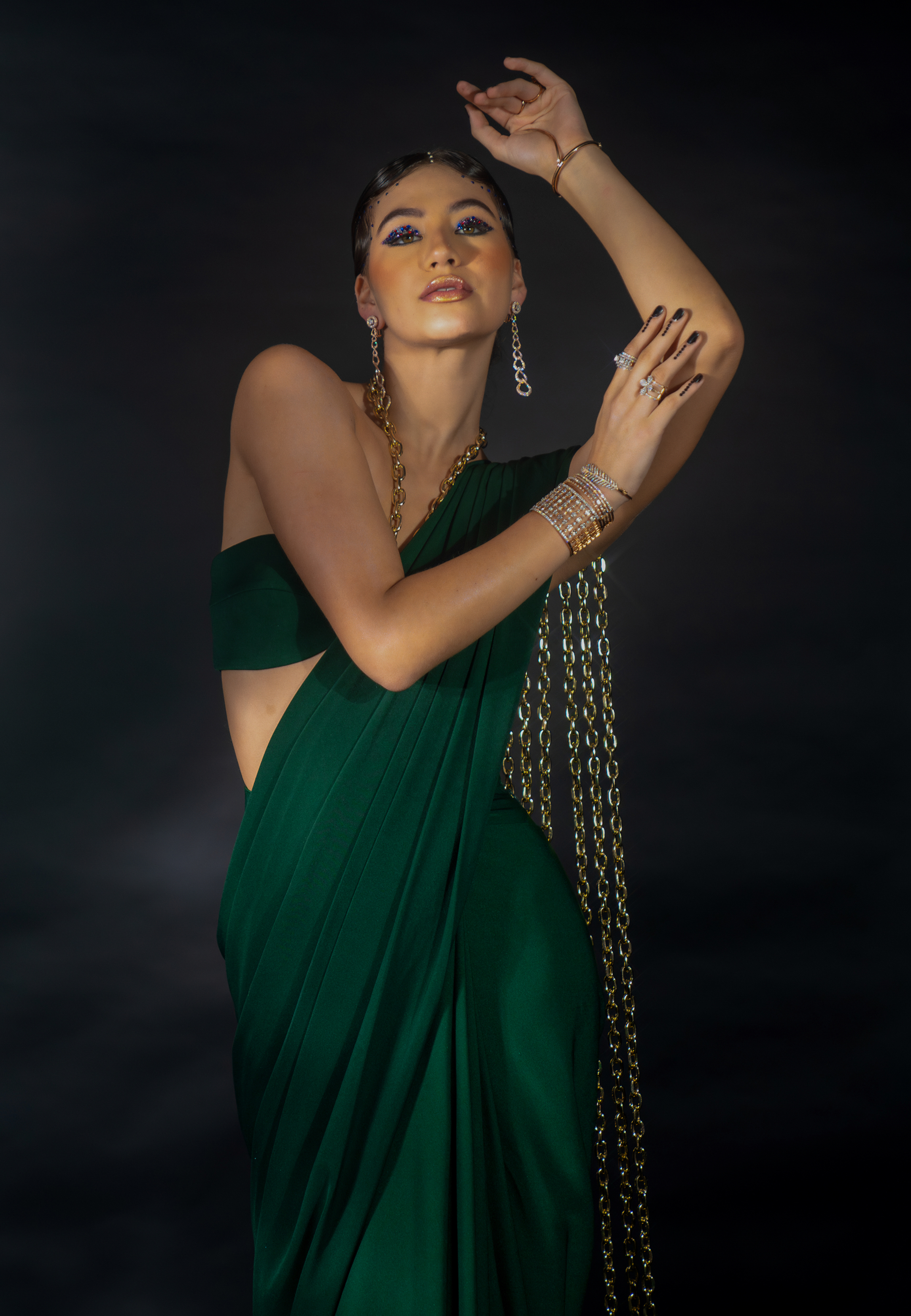 Emerald Green Suiting Saree with Link Chain Pallu and Strap